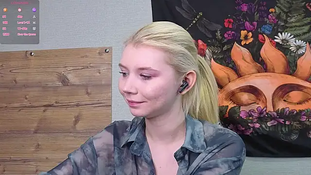 Snapshot of DaisyElmers chatting on October 2, 4:06 am DaisyElmers online show from October 2, 4:06 am