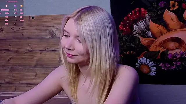Snapshot of DaisyElmers chatting on October 10, 4:06 am DaisyElmers online show from October 10, 4:06 am