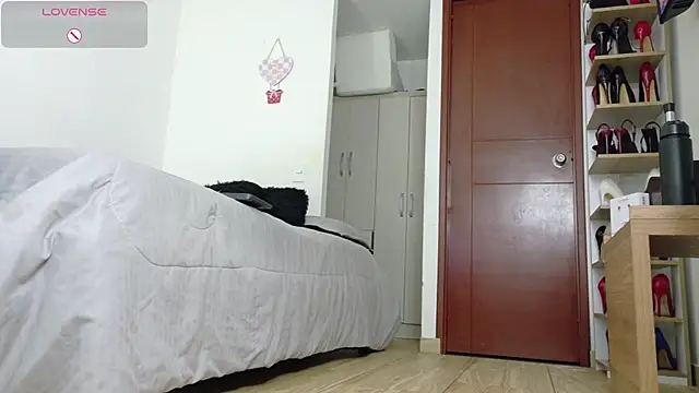 SophieBaker   online show from May 2, 2:26 am