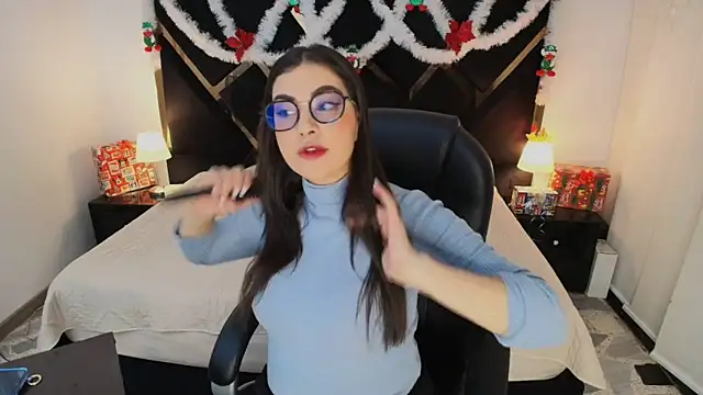 Amelie saenz online show from December 16, 9:09 pm