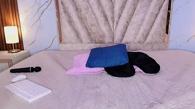 Amelie saenz online show from July 28, 12:48 pm