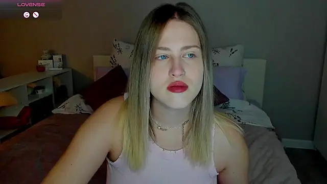 Snapshot of _Sarah_Soul_ chatting on October 6, 12:05 am Sarah Soul online show from October 6, 12:05 am