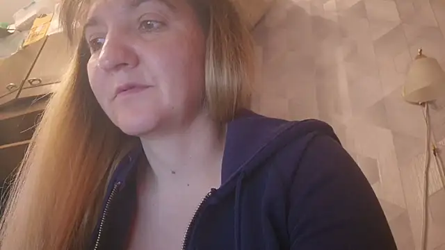 EstrellaWalters online show from April 21, 8:43 am