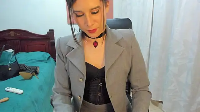 misstresbigcockts online show from November 15, 6:31 pm