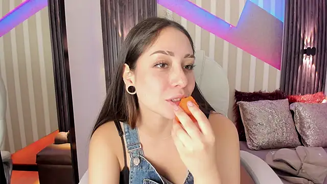 emily layton online show from September 16, 2:47 pm