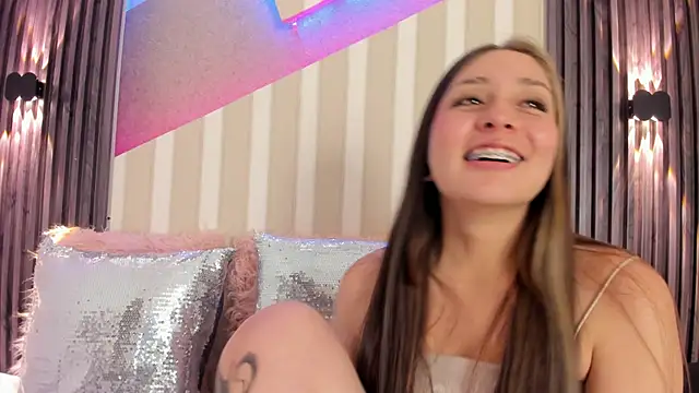 emily layton online show from October 8, 4:44 pm