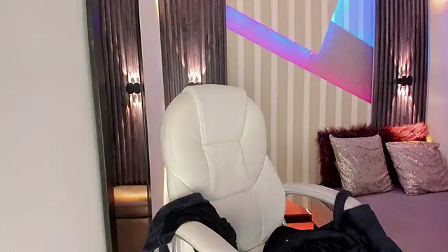 emily layton online show from September 22, 4:16 pm