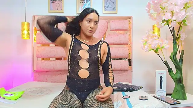 Alison Chan  online show from July 14, 9:19 pm