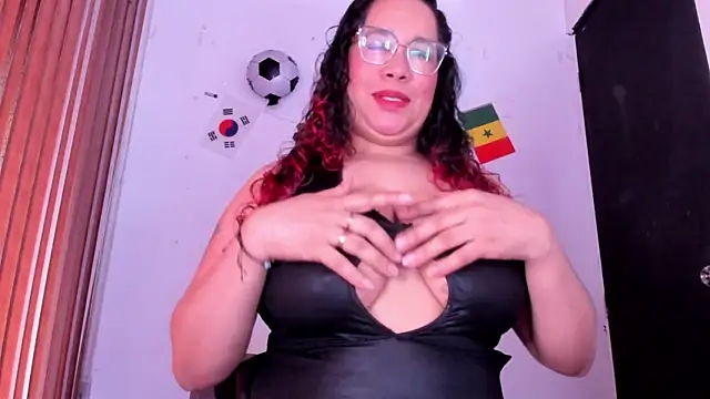 alondrabigtits online show from July 3, 12:11 pm