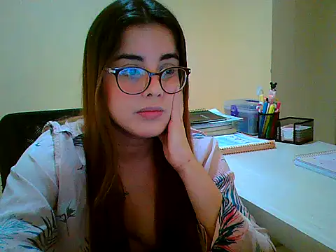 Snapshot of maliamiller chatting on September 14, 12:41 am maliamiller online show from September 14, 12:41 am