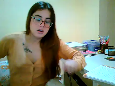 Snapshot of maliamiller chatting on October 30, 6:16 am maliamiller online show from October 30, 6:16 am