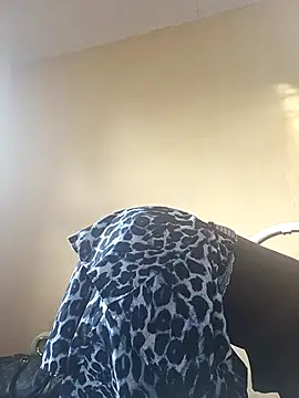 Juicylittle slute online show from February 16, 4:12 am