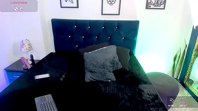 FelinaJohnson online show from October 4, 4:22 pm