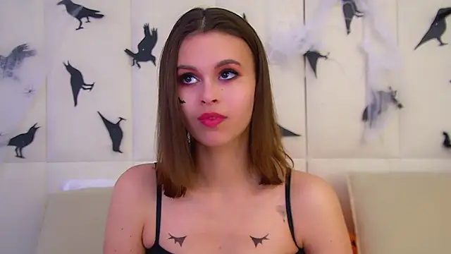 PollyLanders online show from November 2, 7:50 pm