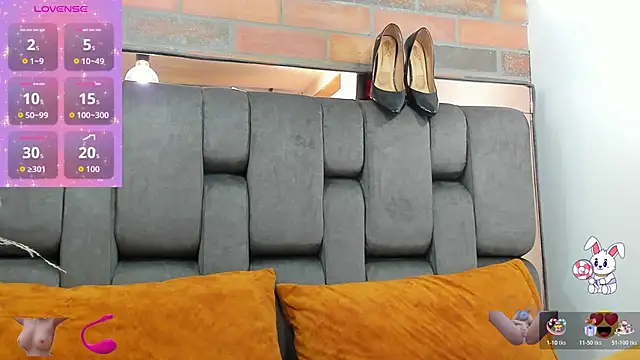 JESSYCORTES online show from December 15, 6:13 pm