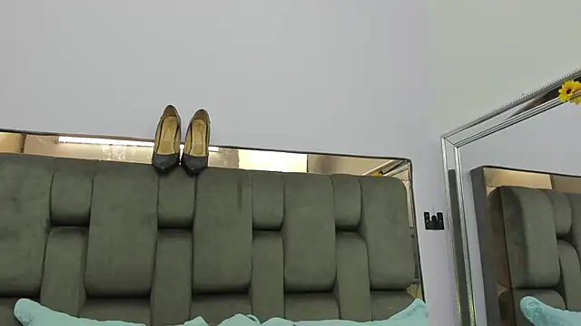JESSYCORTES online show from June 15, 11:49 pm