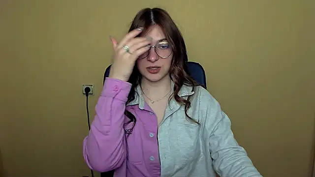 Luna Lush  online show from May 1, 8:39 am