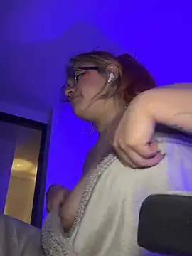SophiaWeestt99 online show from July 24, 4:21 am