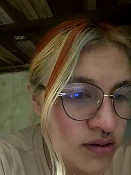 SophiaWeestt99 online show from September 17, 4:21 am