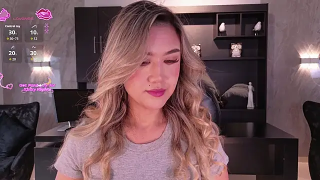 RebeccaHudson online show from August 2, 5:49 pm