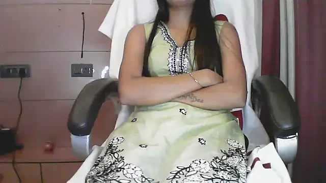 collage hoty online show from December 22, 5:49 pm