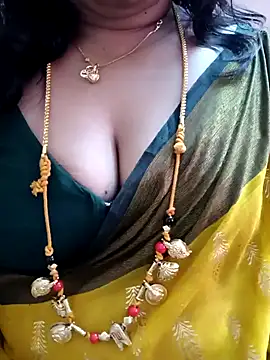 Snapshot of gaurika18 chatting on December 2, 9:32 am gaurika18 online show from December 2, 9:32 am