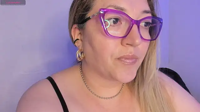 Naty Mature  online show from June 10, 2:33 am