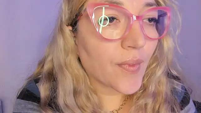 Naty Mature  online show from December 20, 10:14 pm