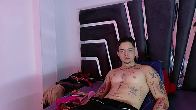 AliceandMax online show from July 21, 1:23 pm