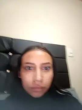 Snapshot of emma_ambar chatting on September 18, 4:38 pm emma ambar online show from September 18, 4:38 pm