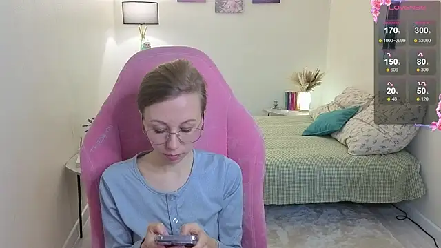 Lill Mary online show from October 20, 2:25 am