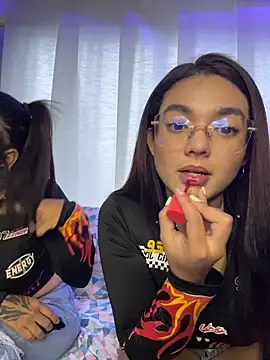 camianddanna online show from November 28, 10:02 pm