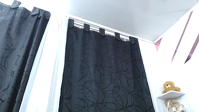 Snapshot of Kitten_Hot_ chatting on October 21, 3:32 am Kitten Hot online show from October 21, 3:32 am