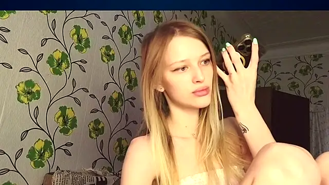 Evvie Summn1 online show from May 30, 6:33 am