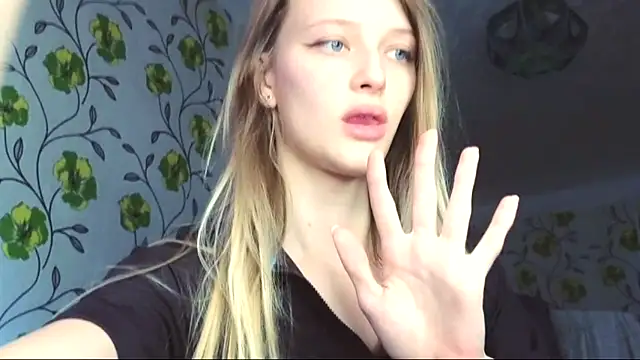 Evvie Summn1 online show from June 12, 6:21 am