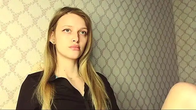Evvie Summn1 online show from May 15, 2:20 pm