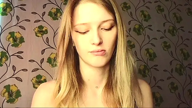 Evvie Summn1 online show from May 12, 2:24 pm
