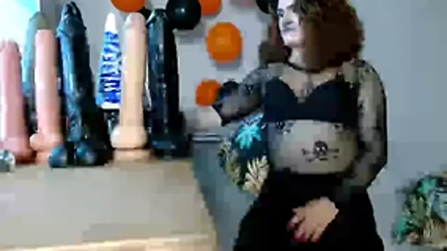 smithdara online show from November 1, 12:15 am