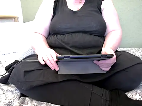 MarthaBriest online show from June 6, 4:13 pm