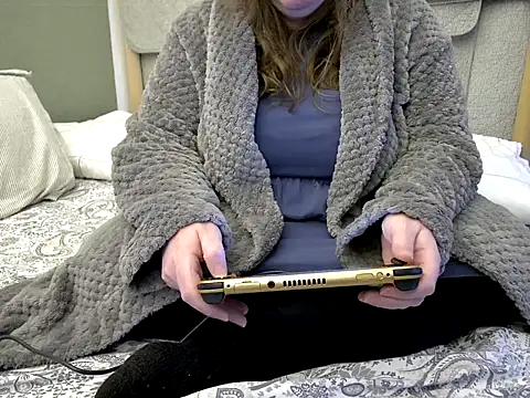 MarthaBriest online show from November 18, 8:04 am