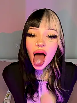 madelinexx online show from November 1, 12:53 pm