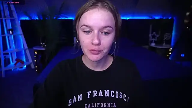 Snapshot of MaribelRiverr_ chatting on September 18, 5:50 am MaribelRiverr online show from September 18, 5:50 am
