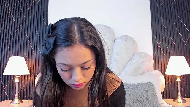 Jaslyn  Smith online show from July 8, 5:15 pm