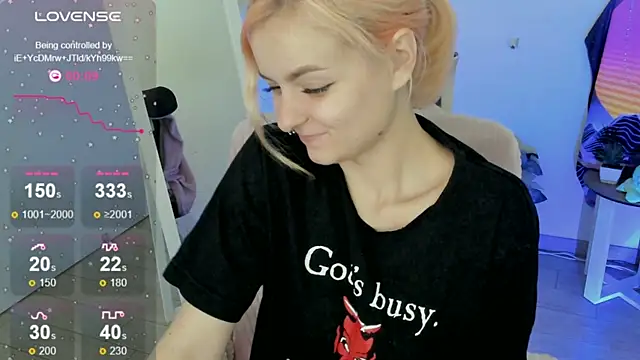 Snapshot of Fire_Bestie chatting on September 21, 12:59 pm Fire Bestie online show from September 21, 12:59 pm