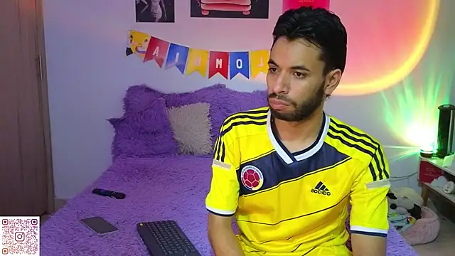 angie bigboobs  online show from June 18, 4:36 am