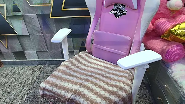 YourKusu online show from November 14, 5:35 pm