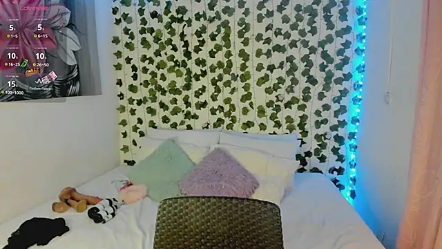 paulina delima   online show from October 3, 1:54 am