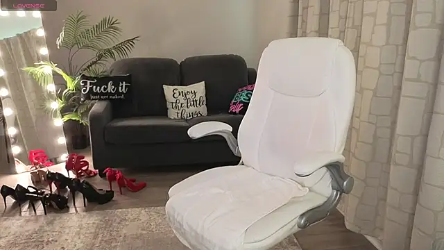 YourMarthaMayer online show from November 8, 5:40 pm