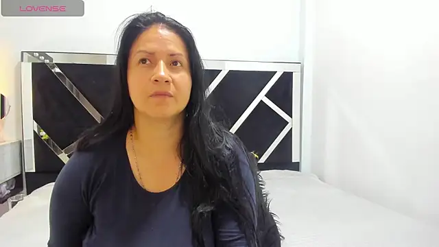 Snapshot of Ambber_moon chatting on October 6, 10:14 pm Ambber moon online show from October 6, 10:14 pm
