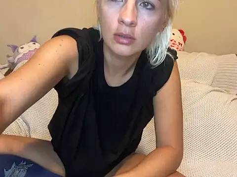 girlfriendmissy online show from October 19, 12:34 am